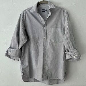 The perfect striped button down shirt // GAP 100% Cotton
